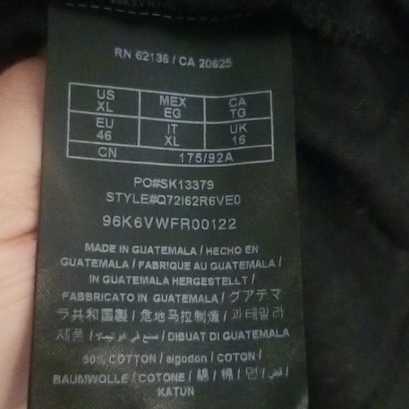 Guess v-neck tee - Picture 4 of 4